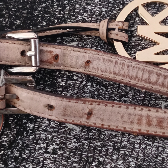 Michael Kors shiney gold bag - Picture 14 of 14